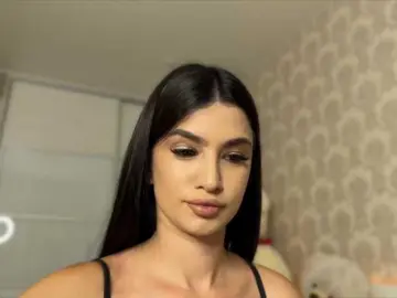 Bongacams Watch Live Sex Cams of Honey-Trapp