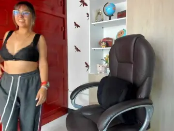 Bongacams Watch Live Sex Cams of Isabella221