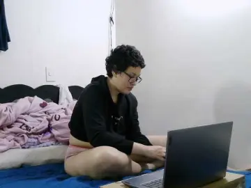 Bongacams Sex Cam of onlyLuxas23