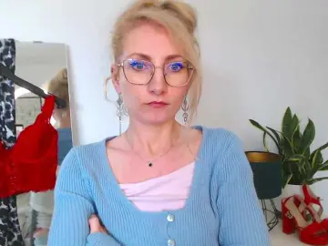 Bongacams Sex Cam of CinderellaMoon