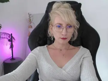 Bongacams Nude Webcam of CinderellaMoon
