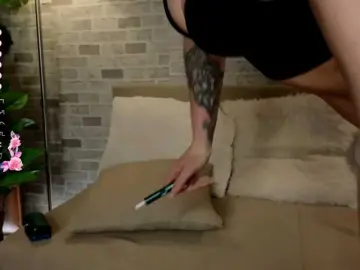 Bongacams Watch Live Sex Cams of babyyyluna