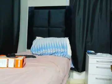 Bongacams Nude Webcam of TyrasexyEyes