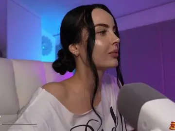 Bongacams Best live sex cam show of your-red-wine
