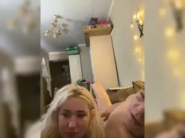 Bongacams Nude Webcam of babyhuelix