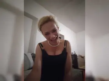 Bongacams Live Sex Cam of evittaellite1-