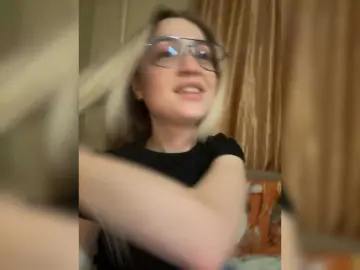 Bongacams Watch Live Sex Cams of FoxyLina