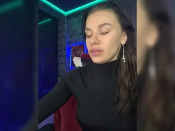 Bongacams Free Live Porn of MaidenCrystal