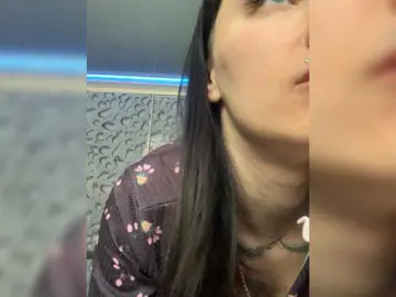 Bongacams Free Live Porn of MaidenCrystal