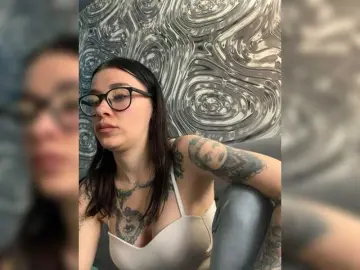 Bongacams Nude Webcam of MaidenCrystal