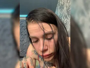 Bongacams Free Live Porn of MaidenCrystal