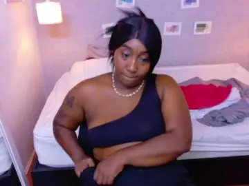 Bongacams Free Porn Cam of kiara-evanss