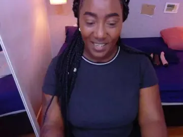 Bongacams Live Sex Cam of kiara-evanss