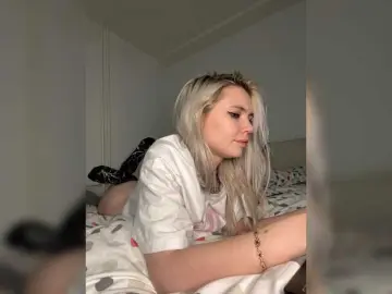 Bongacams Private Sex Chat of Emmagoodgirl