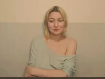Blonde babe milf cams