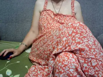 Dildoing milf cams