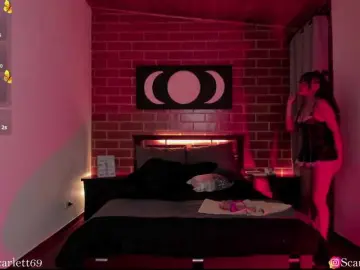 Bongacams Free Live Porn of CurlyScarlett13