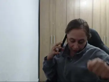 Bongacams Free Porn Cam of RoxanaMilf