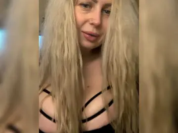 Bongacams Live Sex Cam of SweetJulia21