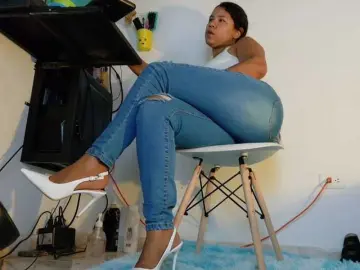 Bongacams Sex Cam of hairygirl83