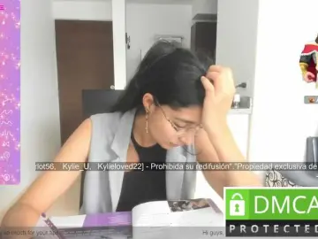 Bongacams Nude Webcam of kylieloved22