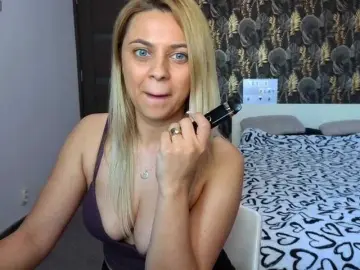 Bongacams Watch Live Sex Cams of CarlaStaceeFun