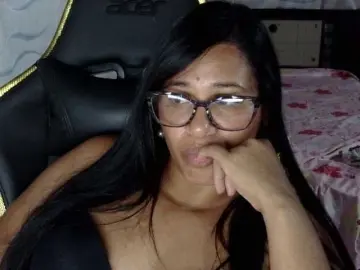 Bongacams Watch Live Sex Cams of Letty33