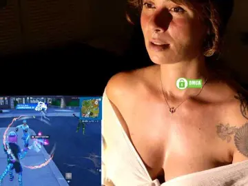 Bongacams Free Porn Cam of SweetLilLulu