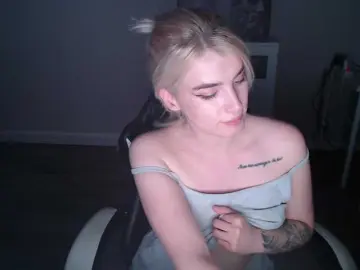 Bongacams Best live sex cam show of KissMeSlow-