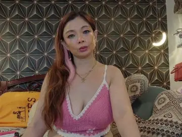 Bongacams Watch Live Sex Cams of YummyMeily