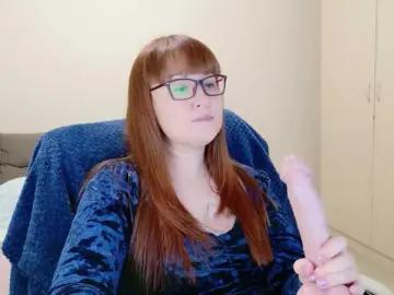 Bongacams Nude Webcam of Fox-Lisa