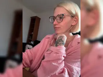 Bongacams Adult Webcam of Sexy-Sweets