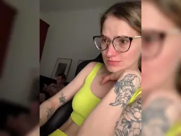 Bongacams Watch Live Sex Cams of Sexy-Sweets