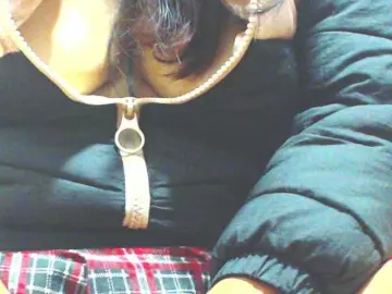 Bongacams Adult Video Chat of HOTTTSKIN