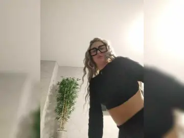 Bongacams Free Porn Cam of OlyaKolya