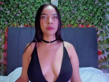 Bongacams Free Porn Cam of evelin-33
