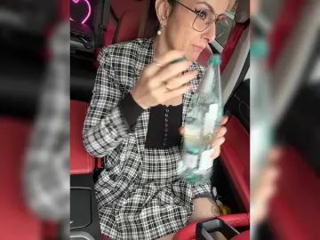 Deepthroat milf cams