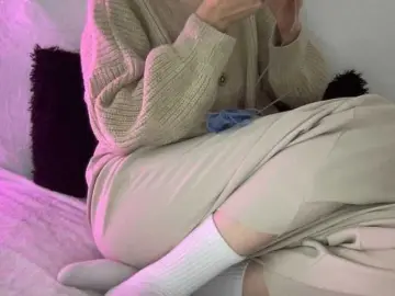 Bongacams Watch Live Sex Cams of BestyBoobs