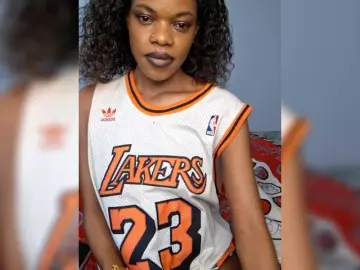 Bongacams Live Sex Cam of GlobeTrottieHottie1