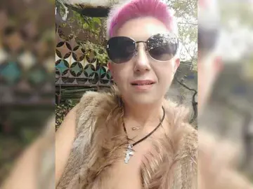 Bongacams Best Webcam of BUSINKA-25