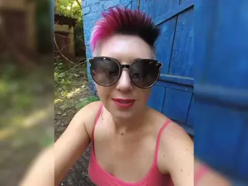 Bongacams Free Porn Cam of BUSINKA-25