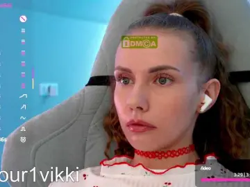 Bongacams Nude Webcam of -VikkiL0vesCheese-
