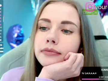 Bongacams Watch Live Sex Cams of -VikkiL0vesCheese-