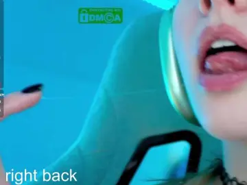 Bongacams Free Live Porn of -VikkiL0vesCheese-