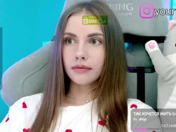 Bongacams Live Porn of -VikkiL0vesCheese-