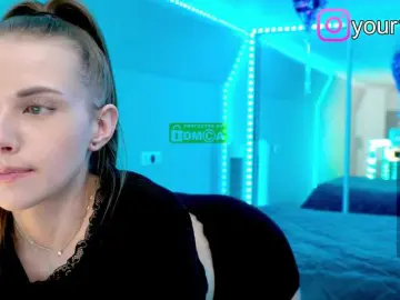 Bongacams Sex Chat of -VikkiL0vesCheese-