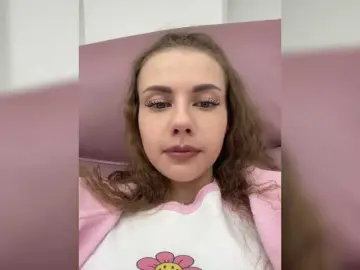 Bongacams Nude Webcam of -VikkiL0vesCheese-