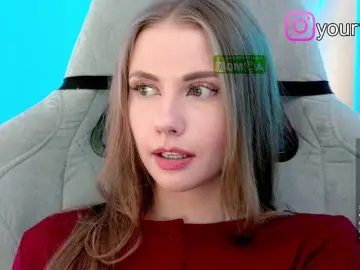 Bongacams Nude Webcam of -VikkiL0vesCheese-