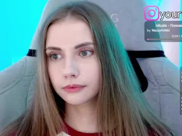 Bongacams Live Porn of -VikkiL0vesCheese-