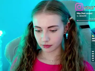 Bongacams Live Porn of -VikkiL0vesCheese-